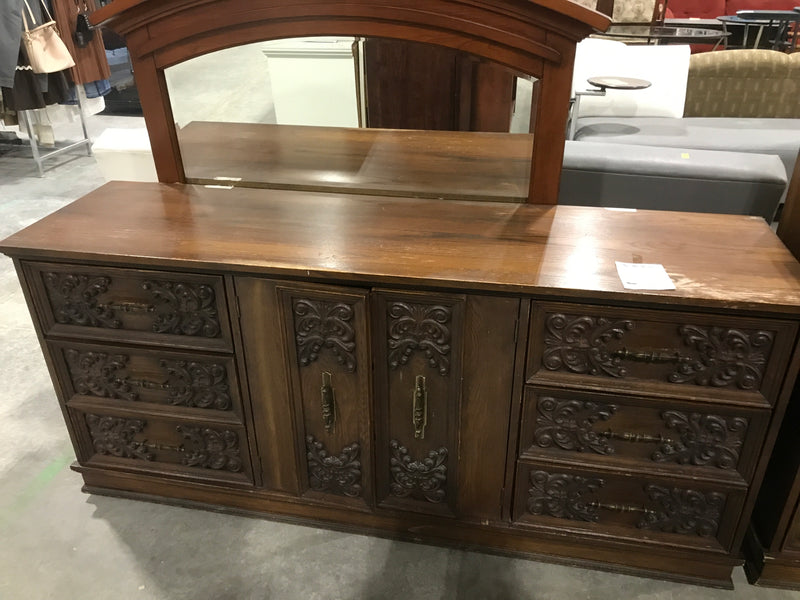 Vintage Oak Long Dresser With 9 Drawers & Large Mirror