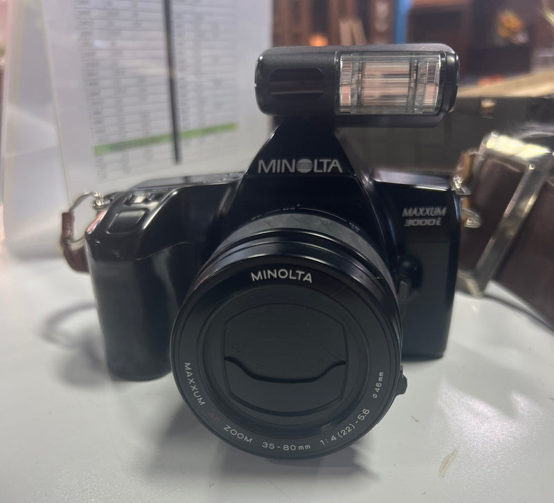 Minolta MAXXUM 3000i Camera