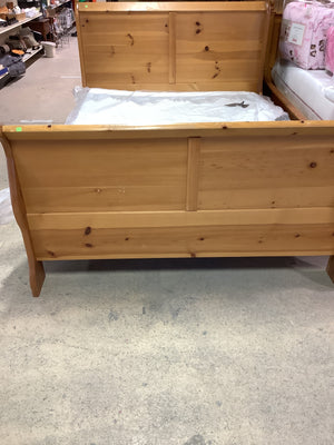 Solid Hardwood Queen Sleigh Bed