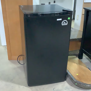 Black Igloo Mini Fridge