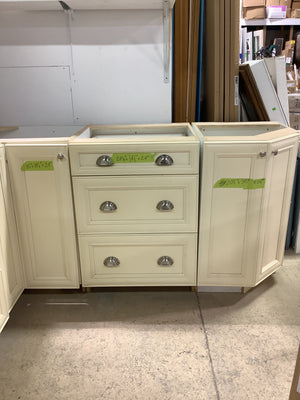 Traditional Cream Kitchen Counters