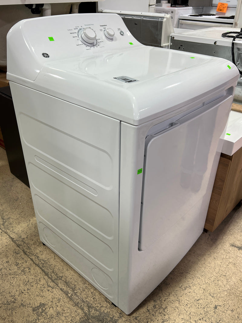 GE GTD32EBMP0WW Electric Vented Dryer