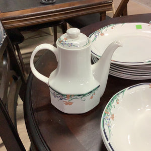 58-Piece Royal Doulton “Juno” China Set