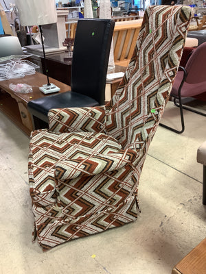 Zig-Zagged Armchair