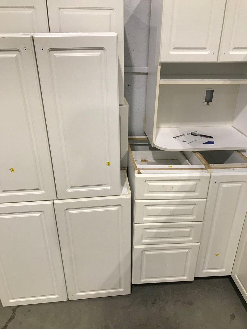Classic White Raised Panel Kitchen Set (Missing hardware)