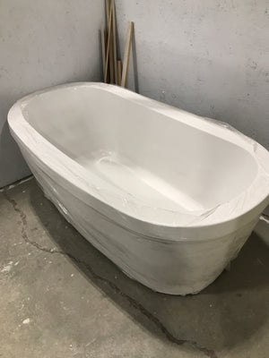 Longevity Retreat Bathtub