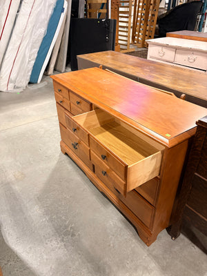 Traditional Style Six Drawer Dresser with Mirror
