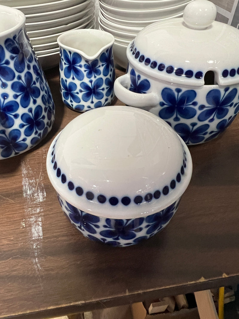 Vintage Rörstrand Mon Amie Dinnerware by Marianne Westman — 45-Piece Collection