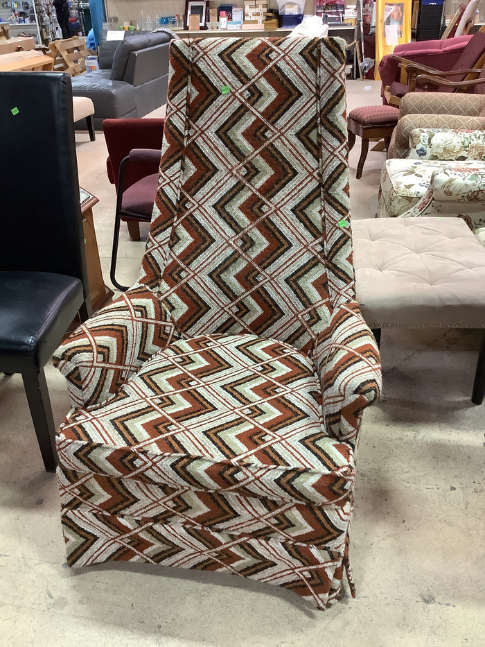 Zig-Zagged Armchair