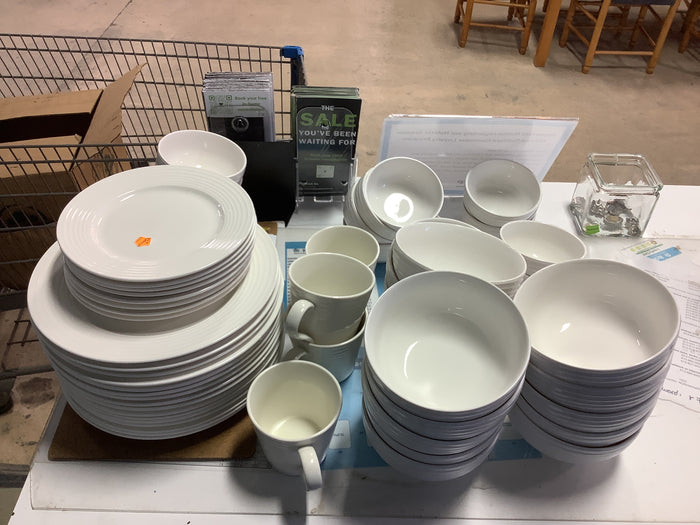 MIKASA Stoneware Dinnerware Set