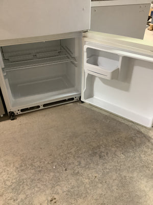 GE Bottom-Freezer Fridge