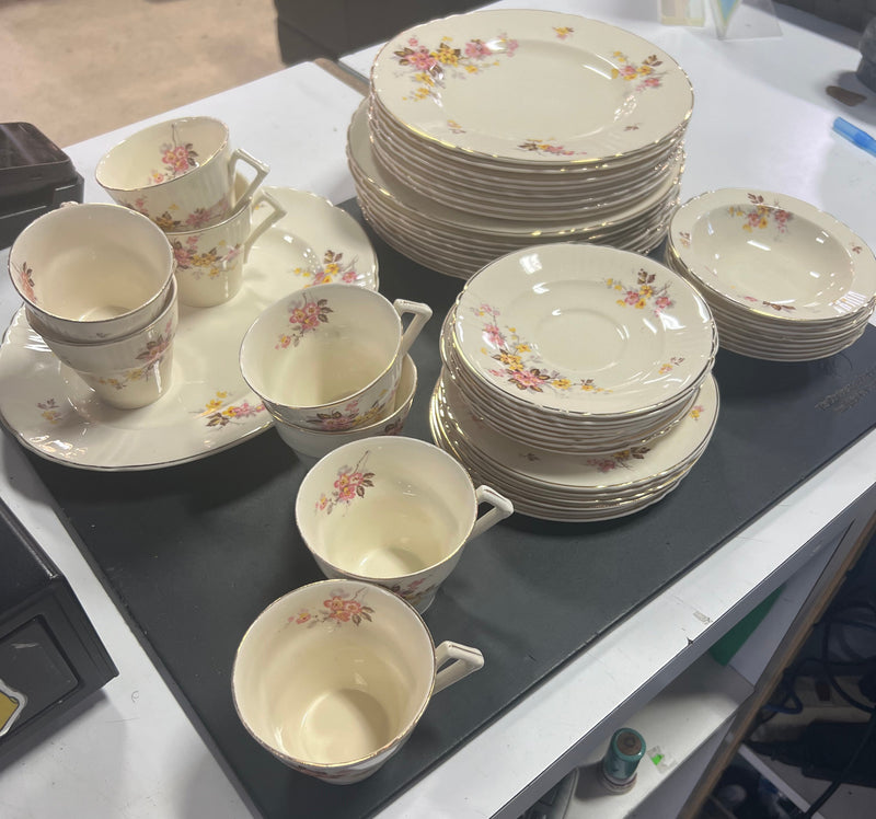 Myott Floral Earthenware Dinner Set