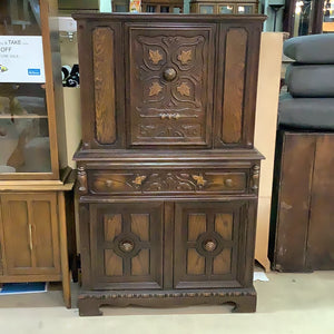 Leafy Carved Buffet & Hutch