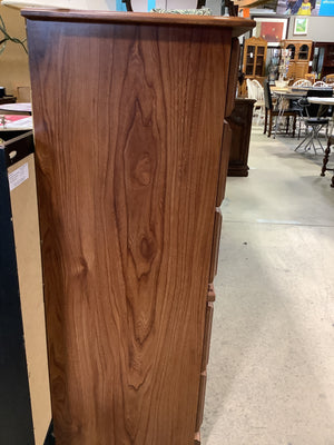 Traditional Oakwood Dresser