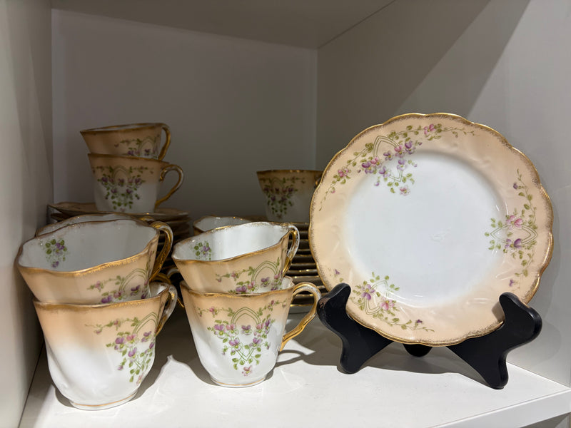 Meissen Porcelain Set (35 pieces)