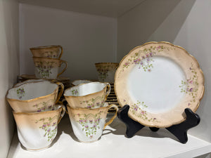 Meissen Porcelain Set (35 pieces)