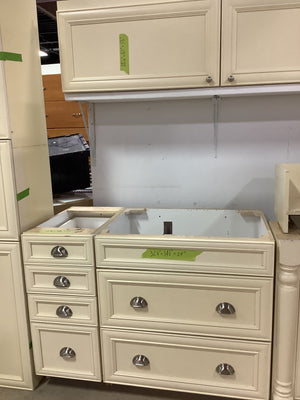 Traditional Cream Kitchen Counters