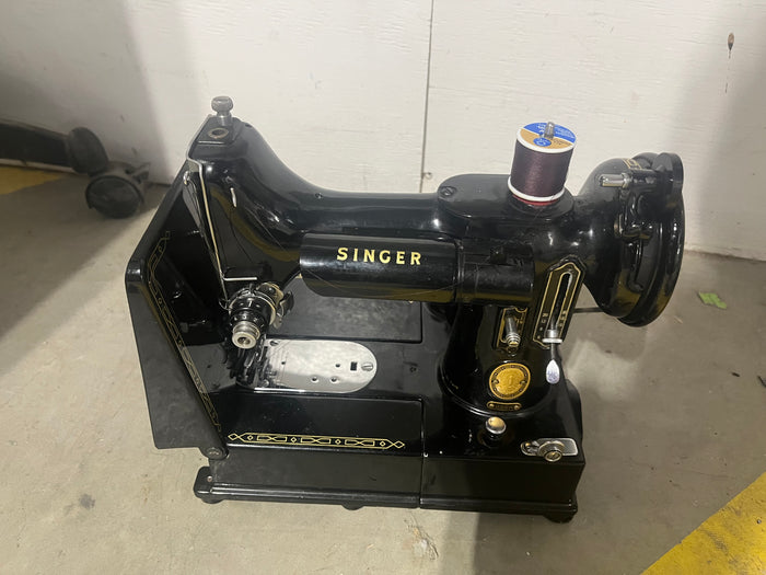 Vintage 1950s Singer Featherweight Sewing Machine
