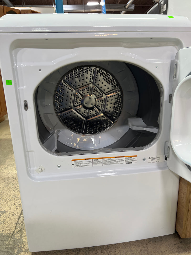 GE GTD32EBMP0WW Electric Vented Dryer