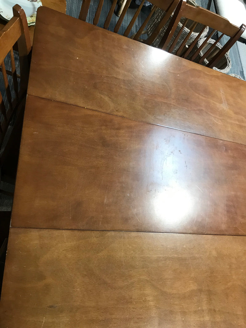 Brown Sleek Dinner Table with Chairs
