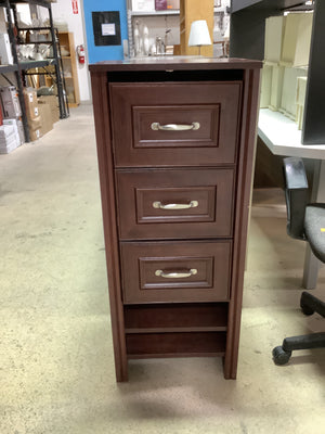 Traditional 3-Drawer Cabinet