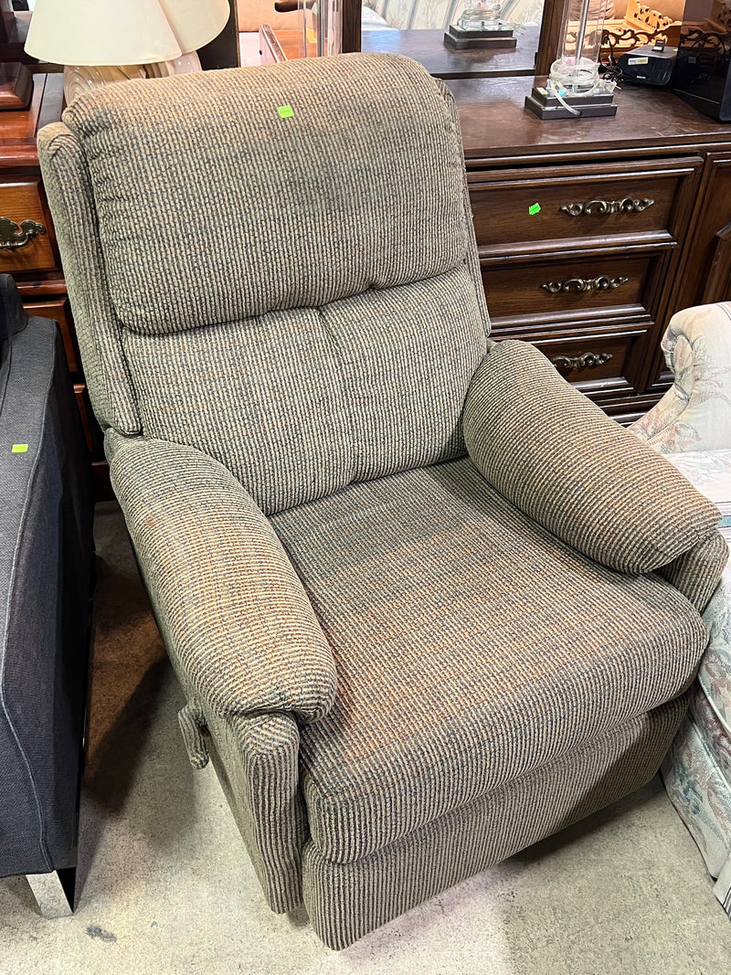 Traditional Manual Recliner Chair – Textured Brown Upholstered Armchair