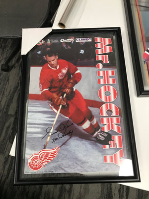 Gordie Howe Signed Framed Photo