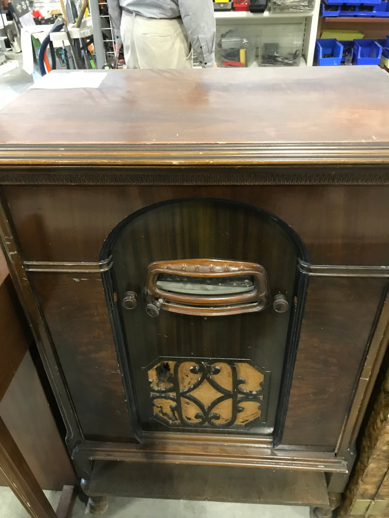 Brown Vintage Console Tube Radio