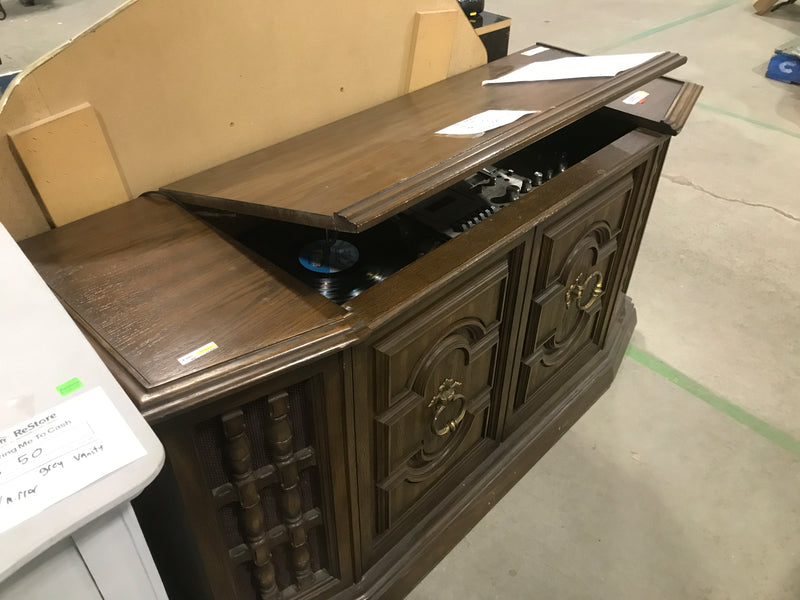 Retro Media Centre Radio/Speaker With Record Player