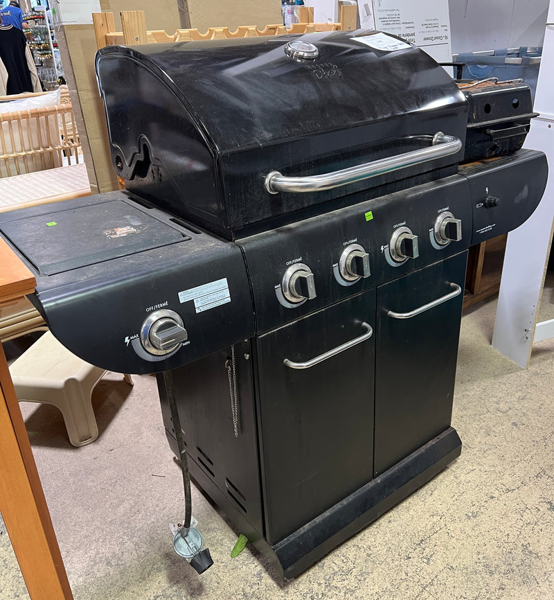 MASTER Chef 4-Burner Propane Gas BBQ Grill