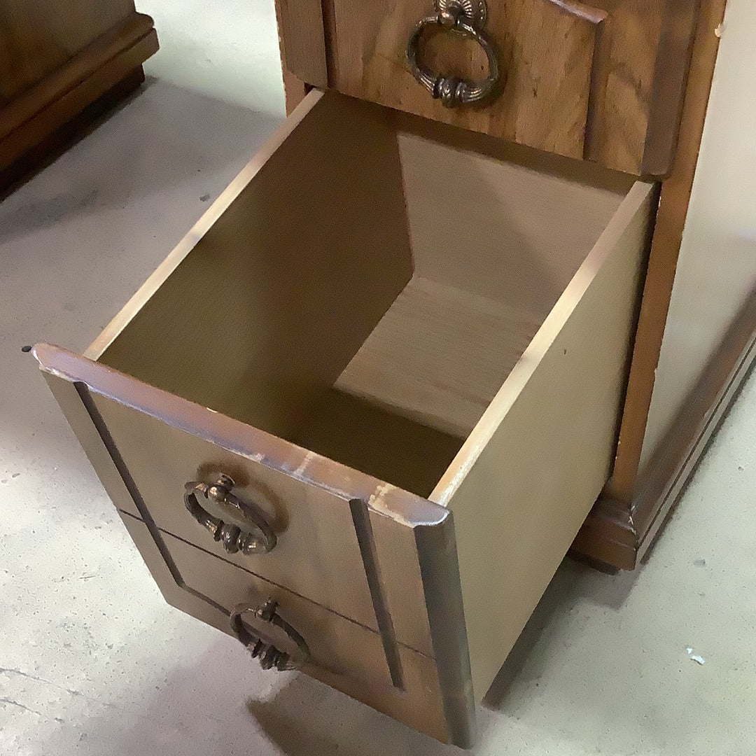 Detailed Wood Pattern Desk – Habitat for Humanity Greater Ottawa ReStore