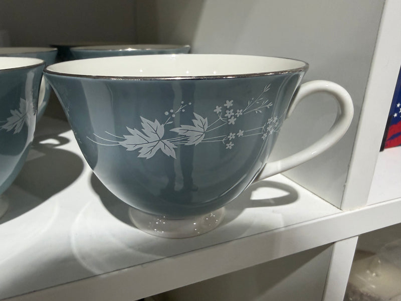 Royal Doulton - “Reflection Collection” (19 pieces)
