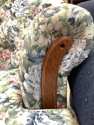 Krizia Springtime Couch with Wooden Frame