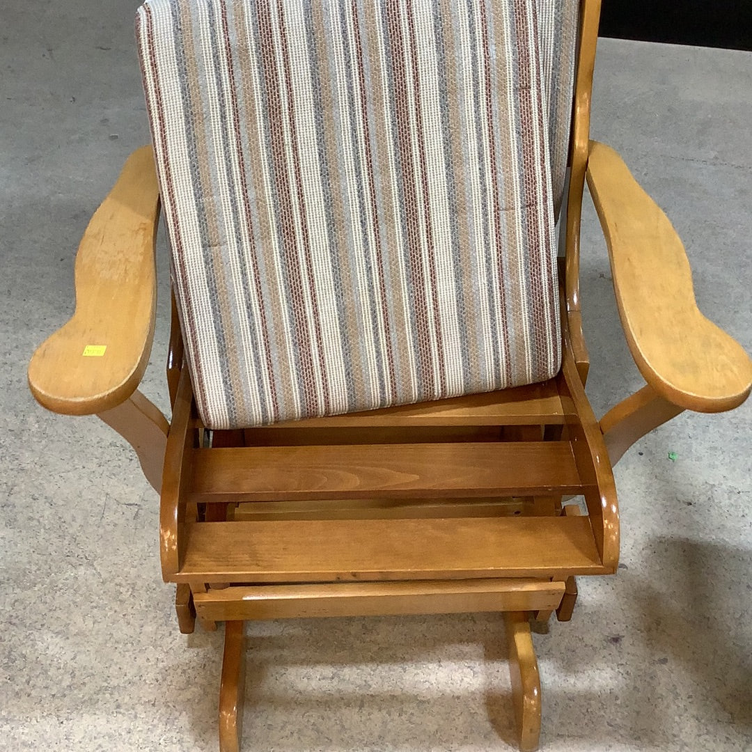 Mechanical Wooden Rocker – Habitat for Humanity Greater Ottawa ReStore