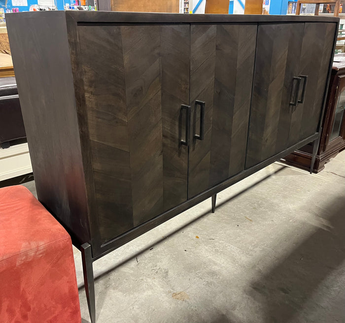 Chevron Entertainment Unit