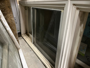 Picture Window with Two Bottom Windows