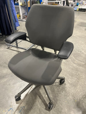 Ergonomic Swivel Office Chair