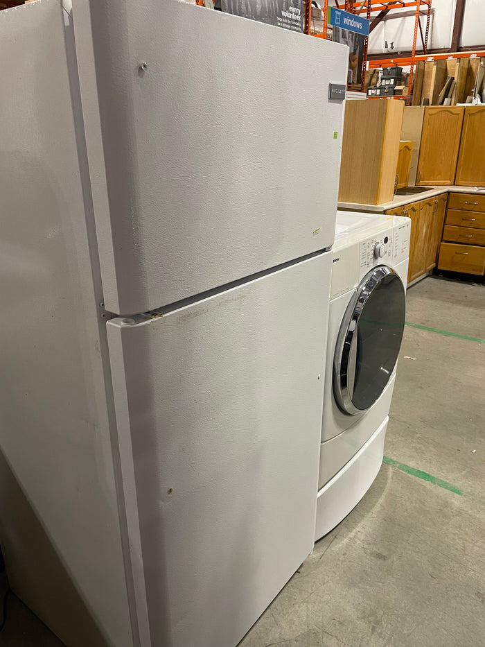 White Frigidaire Fridge (Broken Handles)