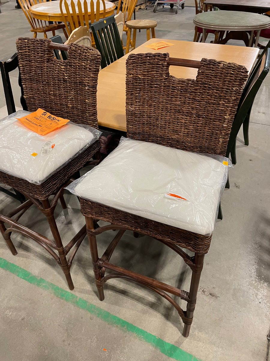 Safavieh Rattan Stool – Habitat for Humanity Greater Ottawa ReStore