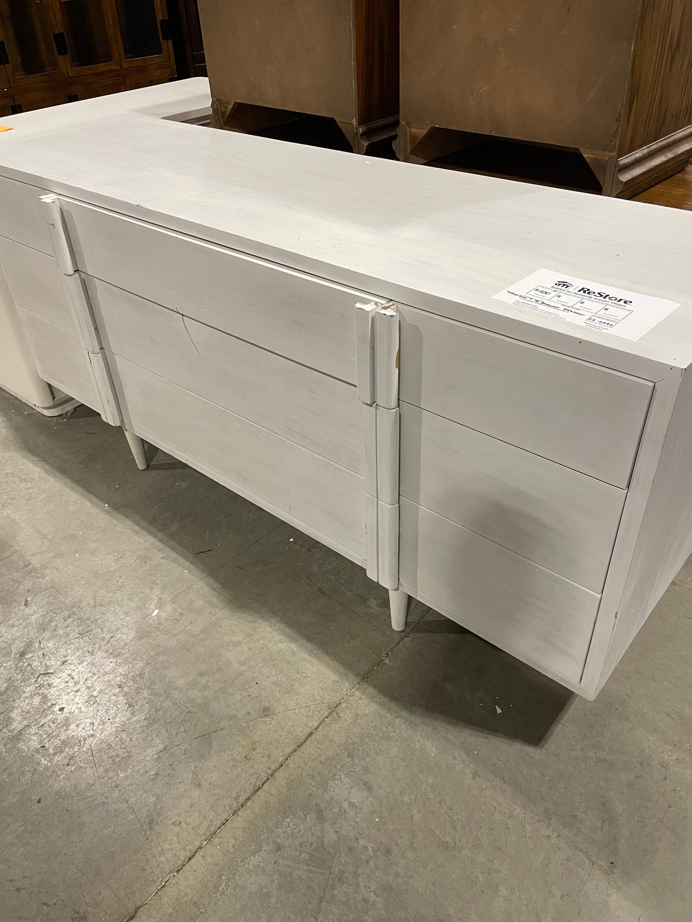 Morten 9 outlet drawer dresser