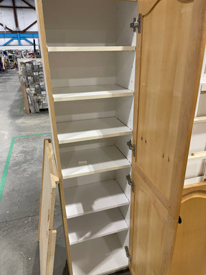Honey Coloured Raised - Panel Kitchen