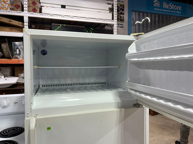 GE Top-Freezer Refrigerator – White (Model LW18JYVLW-1)