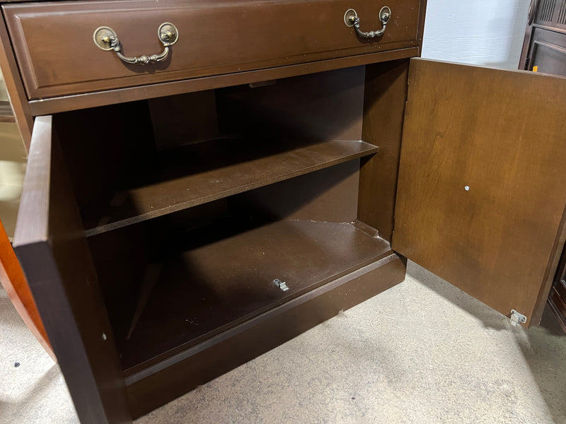 Traditional Mahogany Corner Hutch with Glass Display Cabinet