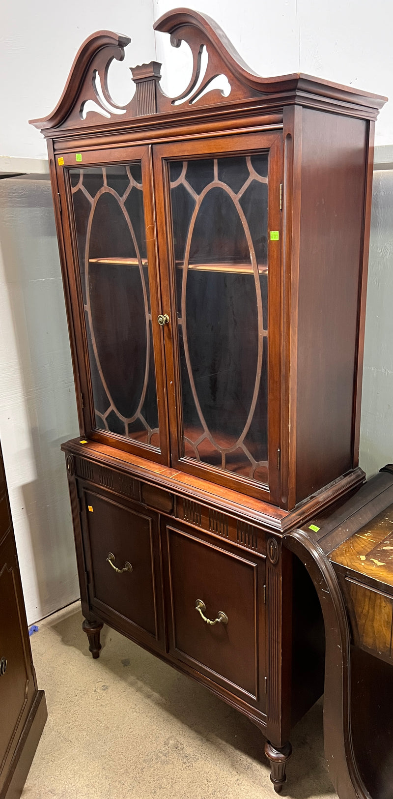 Vintage Bernhardt Mahogany Duncan Phyfe China Cabinet