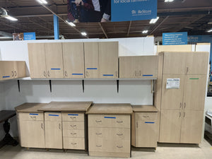 Modern Light Wood Kitchen Cabinet Set with Pantry & Countertops