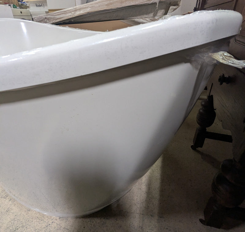 MAAX White Acrylic Freestanding Bathtub