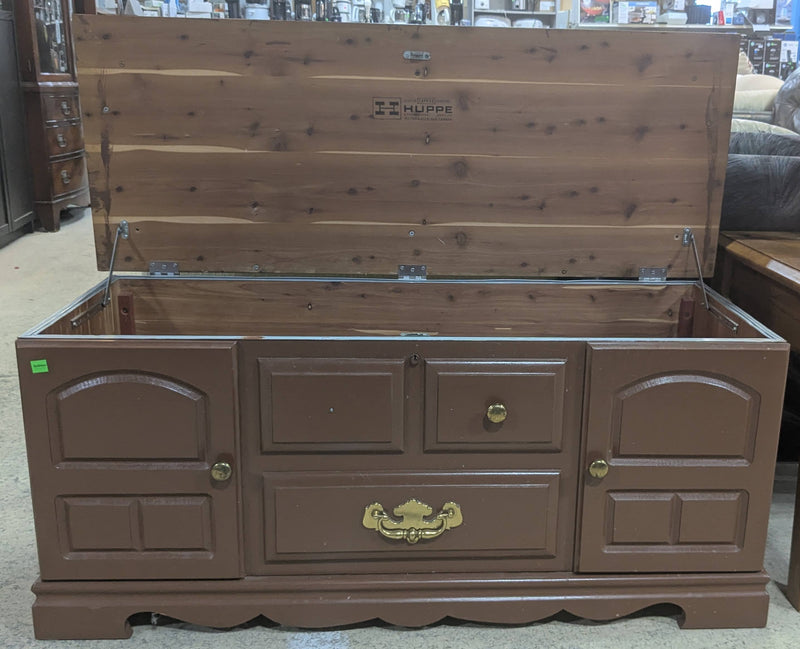 Huppe Wooden Storage Bench