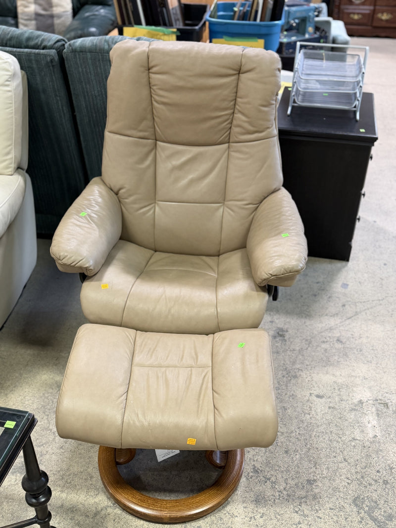 Ekornes Stressless Beige Leather Swivel Recliner Chair