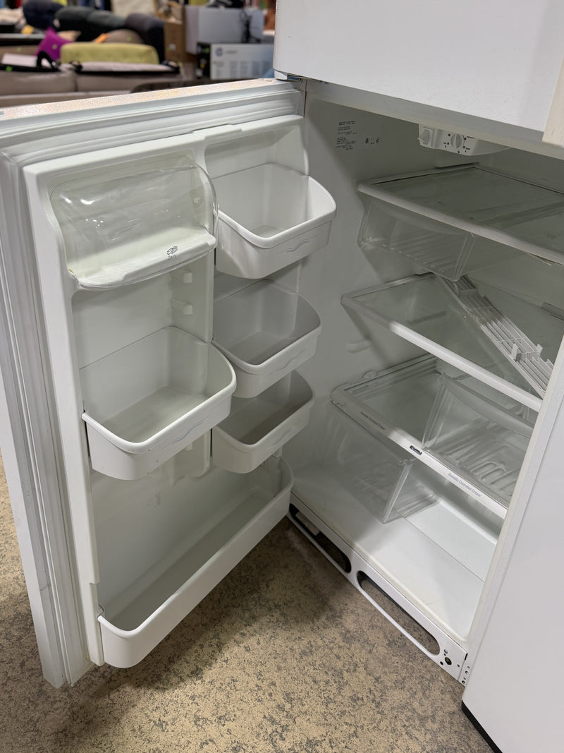 Kenmore Top-Freezer Refrigerator - White