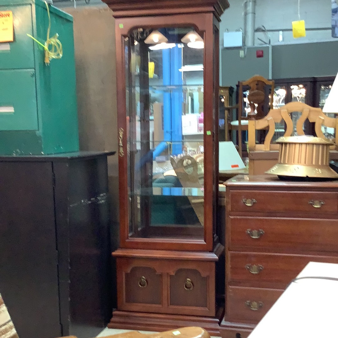 Glass Display Case – Habitat for Humanity Greater Ottawa ReStore